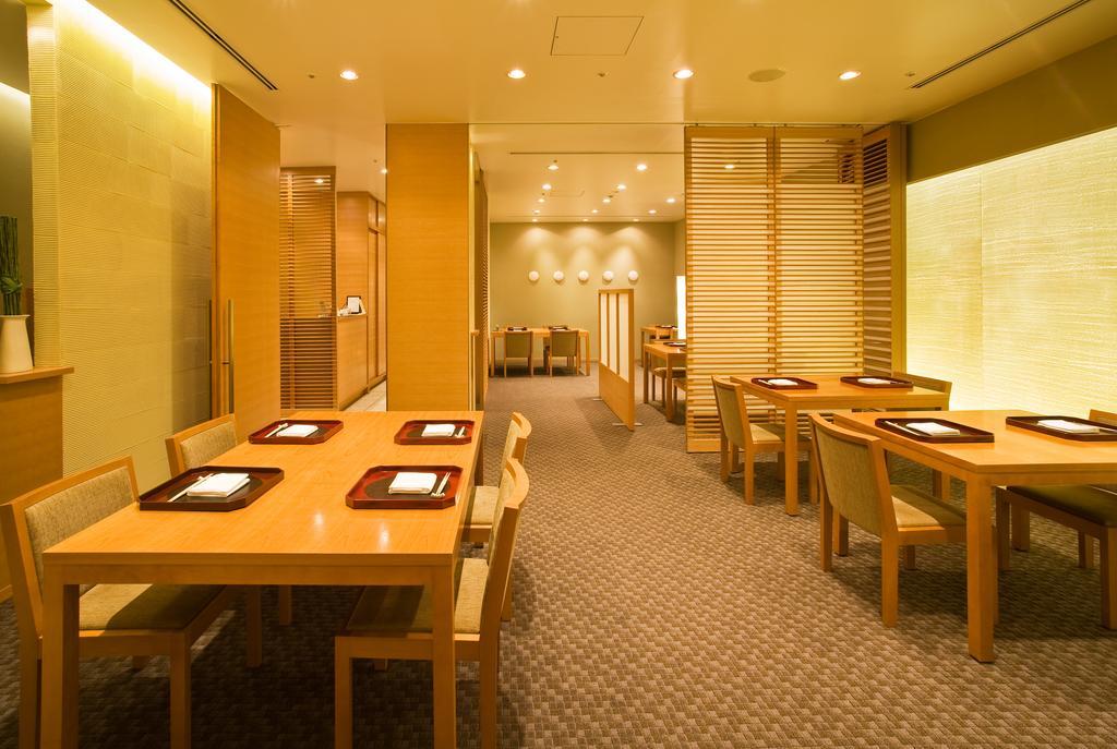 Hotel Grand Hills שיזוקה מסעדה תמונה